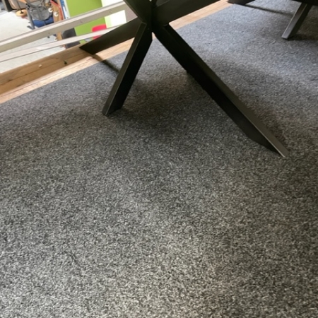 Bureaus en Tafels - Mango houten tafels met spinpoot