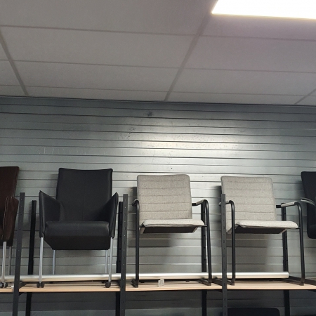 Stoelen - 1 Overzicht vergaderstoelen
