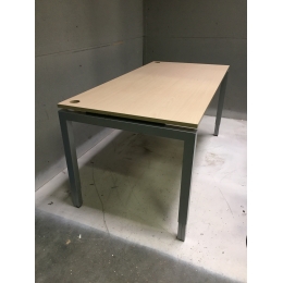 bureau-in-hoogte-verstelbaar.jpg