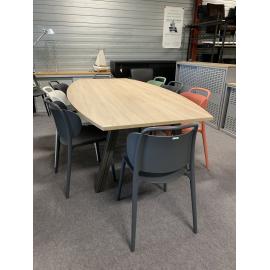 Vergadertafel - Bureaus en Tafels