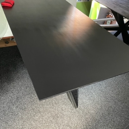 Bureaus en Tafels - Mango houten tafels met spinpoot