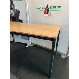 Tafel met vaste poot - Bureaus en Tafels