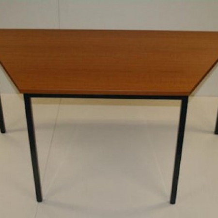 Bureaus en Tafels - Trapezium tafel