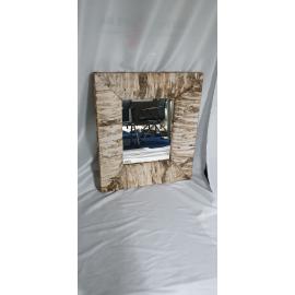 Spiegel met houten rand. - Accessoires