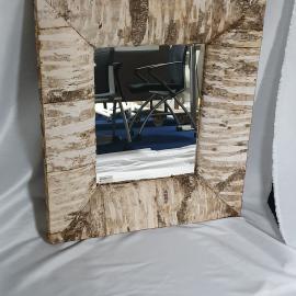 Spiegel met houten rand. - Accessoires