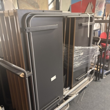 Tweedehands Bureaus en Tafels - Klaptafels Kinnarps