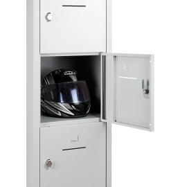 Helm/ kledingkast