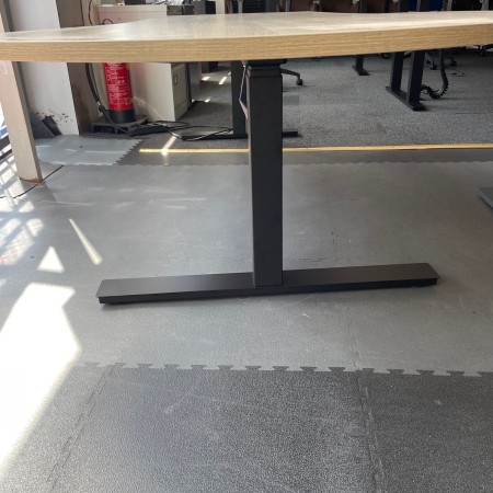 Bureaus en Tafels - Zit-sta tafel met vergaderdruppel