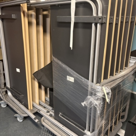 Tweedehands Bureaus en Tafels - Klaptafels Kinnarps