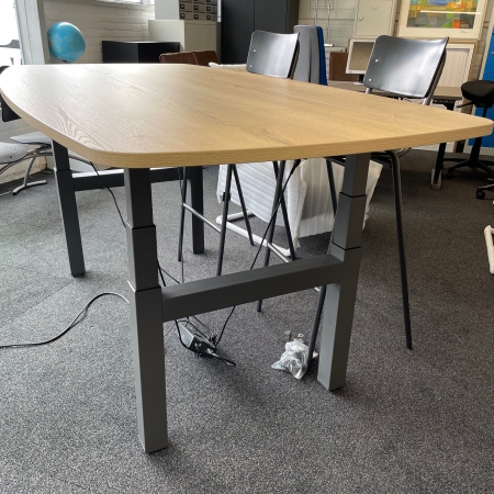 Bureaus en Tafels - 4-poots vergadertafel zit/sta