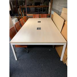Vergadertafel Groot gebruikt - Bureaus en Tafels