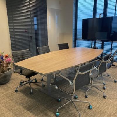 Zit-sta en vergadertafel