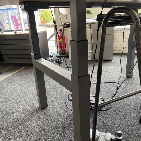 Bureaus en Tafels - 4-poots vergadertafel zit/sta
