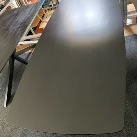 Bureaus en Tafels - Mango houten tafels met spinpoot